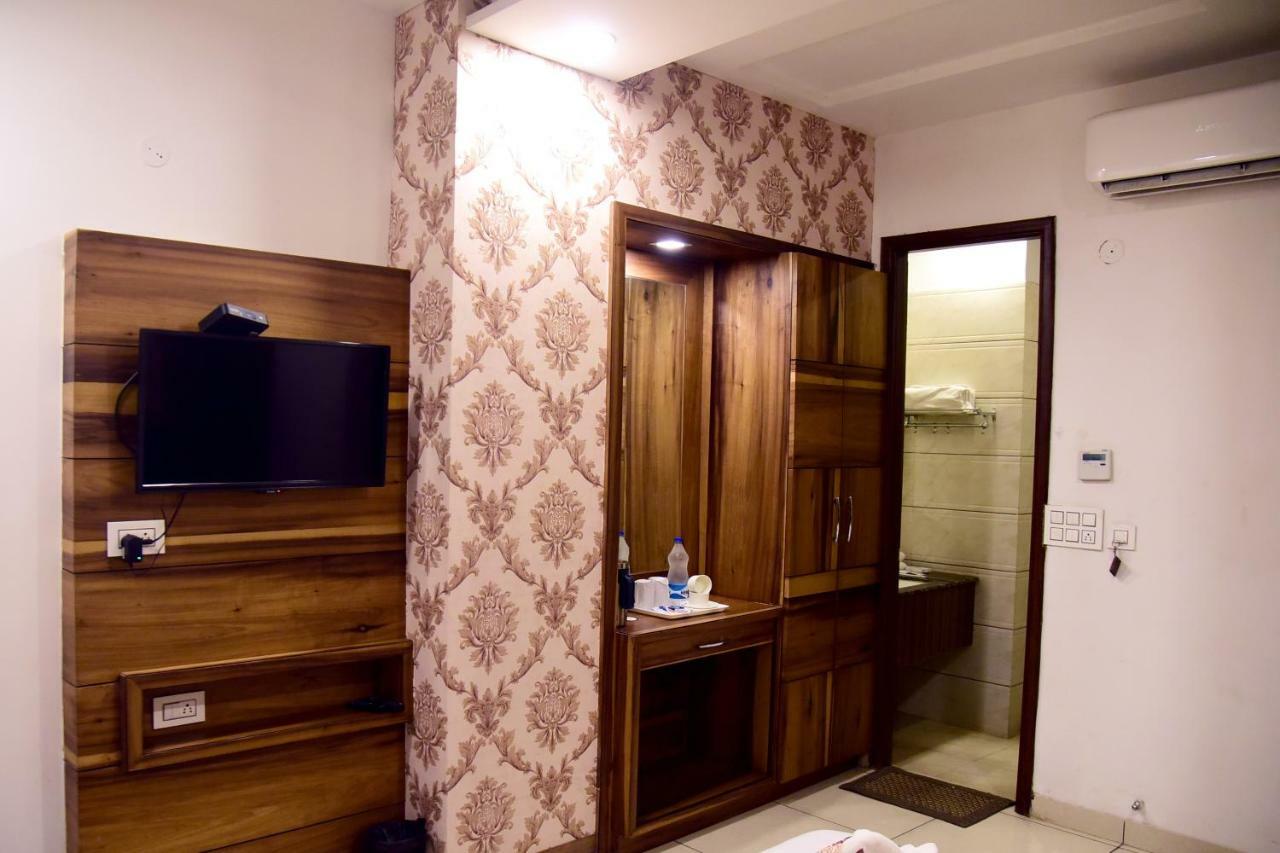 Hotel D S Inn อัมริตสา ภายนอก รูปภาพ