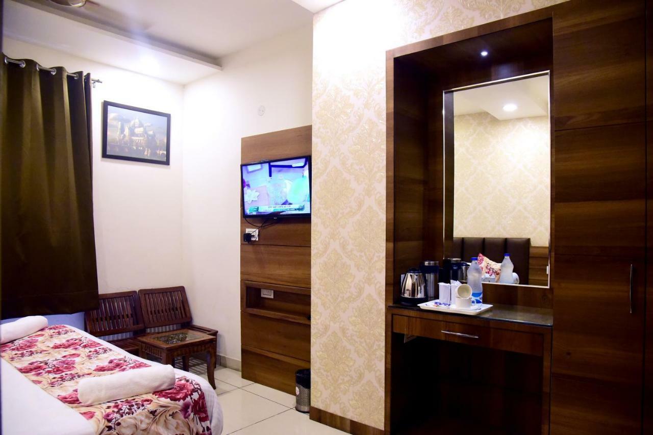 Hotel D S Inn อัมริตสา ภายนอก รูปภาพ