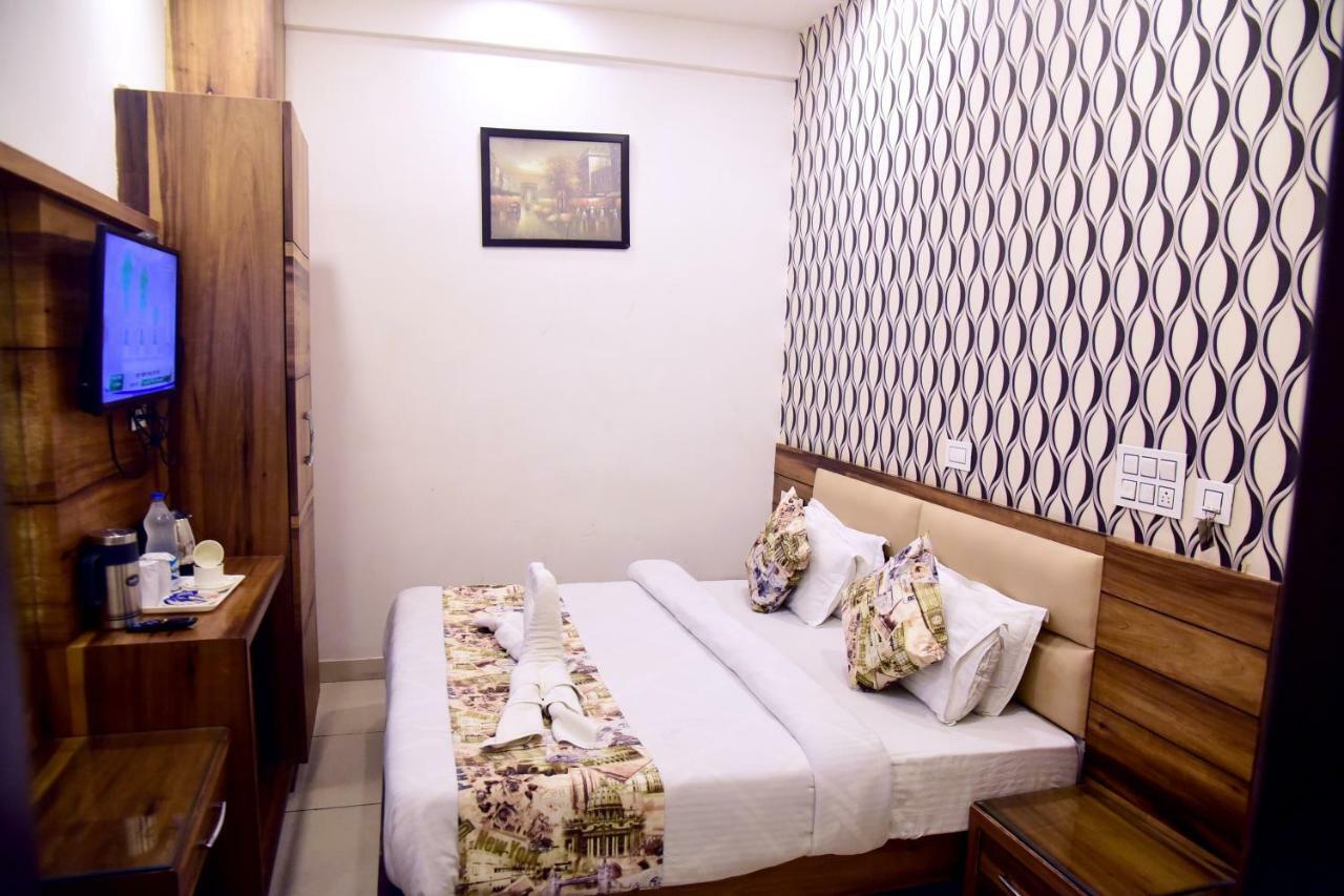 Hotel D S Inn อัมริตสา ภายนอก รูปภาพ