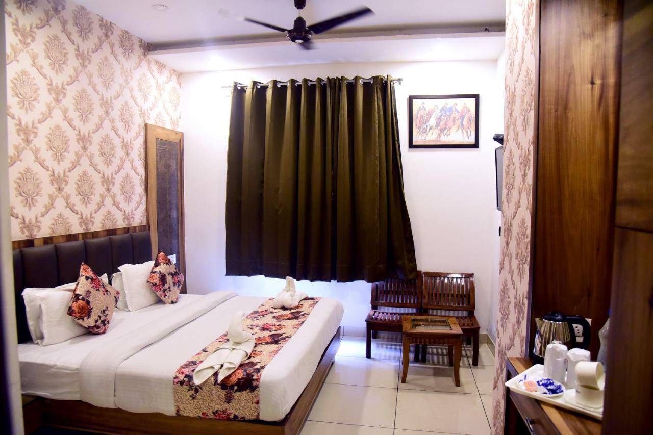 Hotel D S Inn อัมริตสา ภายนอก รูปภาพ