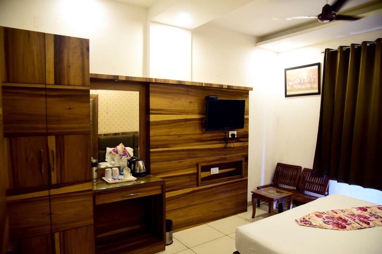 Hotel D S Inn อัมริตสา ภายนอก รูปภาพ