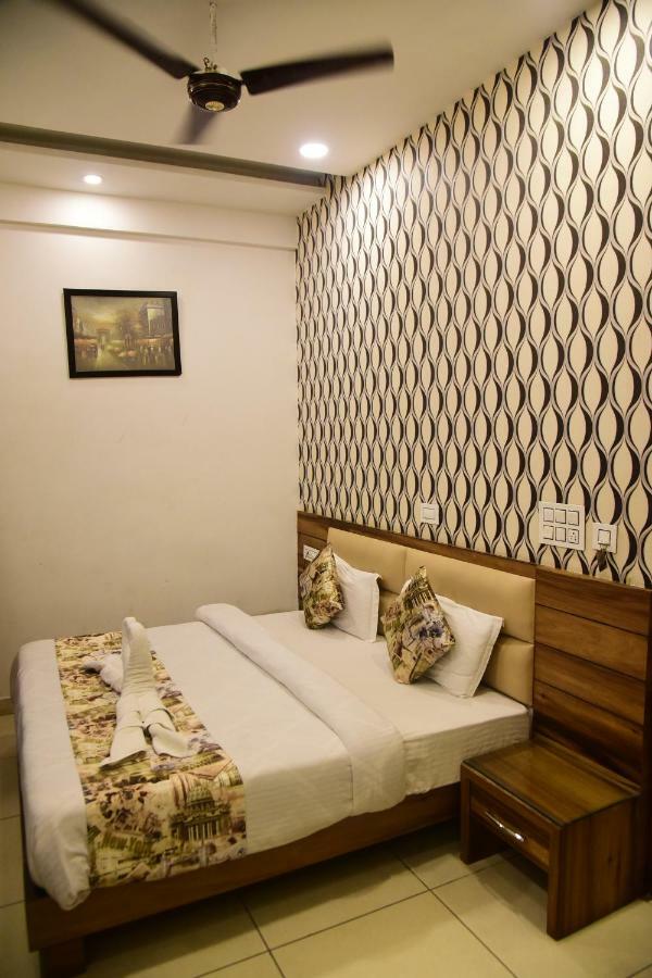 Hotel D S Inn อัมริตสา ภายนอก รูปภาพ