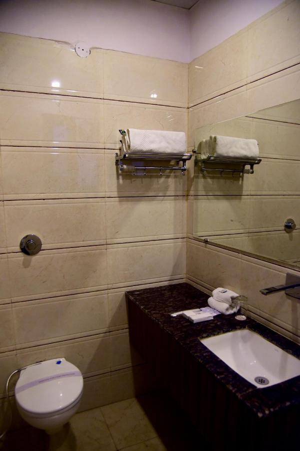Hotel D S Inn อัมริตสา ภายนอก รูปภาพ